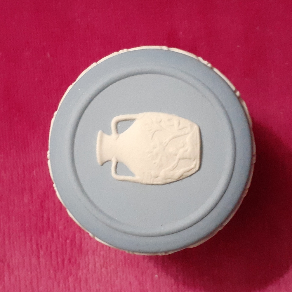 Vintage Wedgewood Jasperware Trinket Box